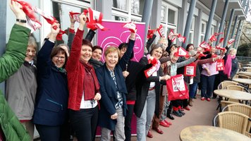 KDFB-Frauen protestieren am Equal Pay Day gegen Lohnungleichheit von Männern und Frauen